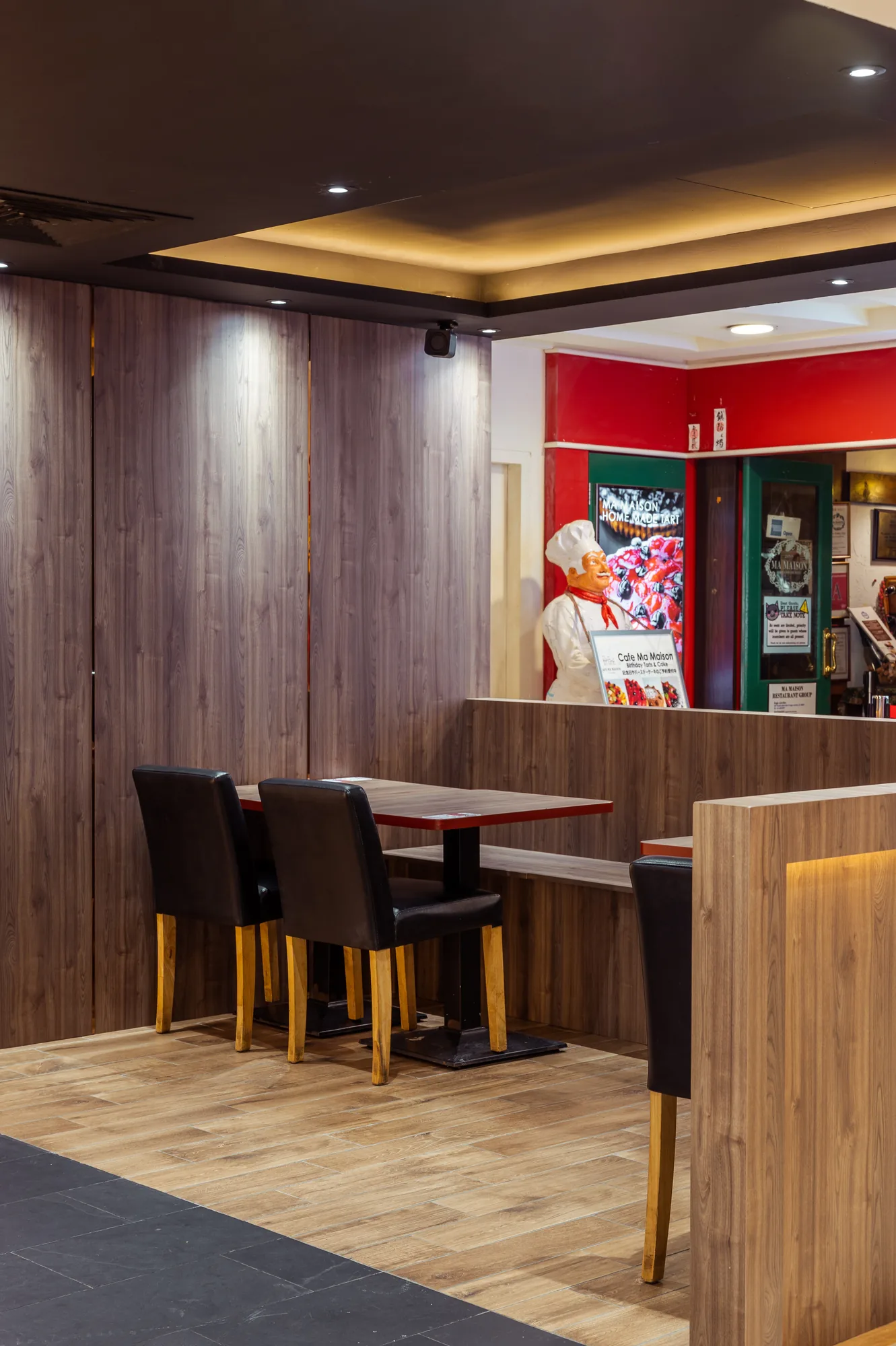 Niu Dian & K-Town restaurant interior in Bugis, Singapore, photograph 12 of 14
