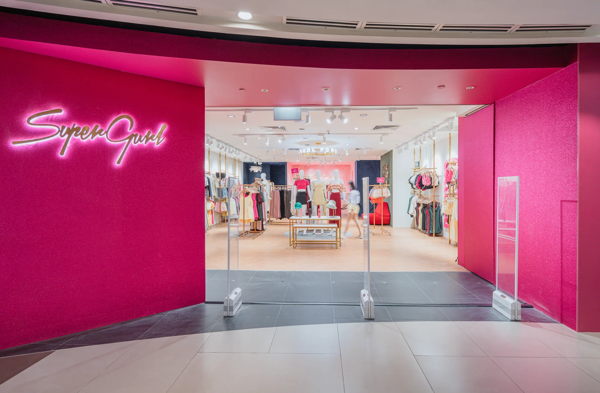 SuperGurl retail interior in Plaza Singapura, Singapore, photograph 14 of 30