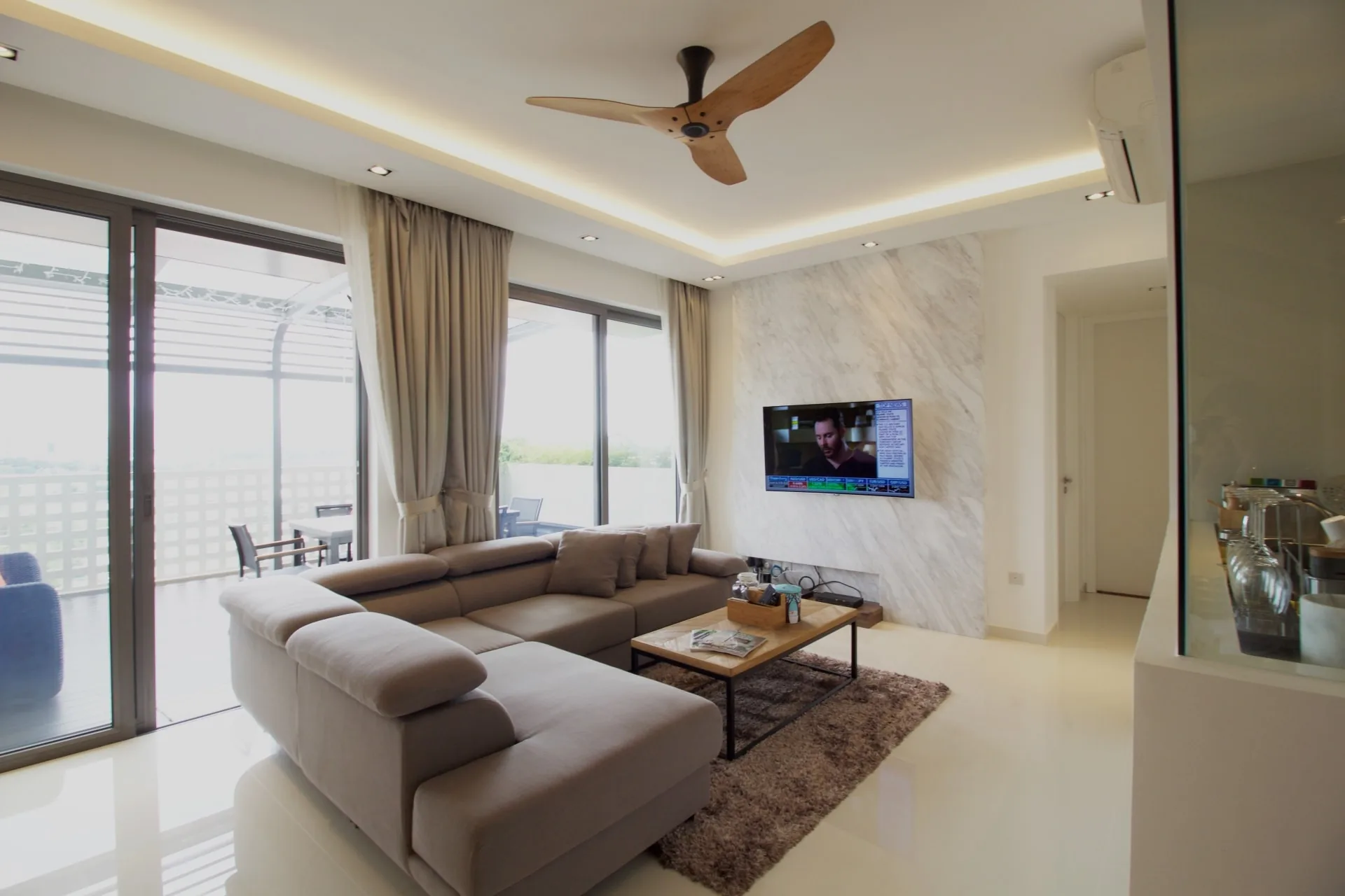Contemporary Sky Habitat living space